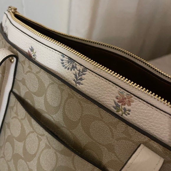 Large Coach Tote - Picture 6 of 7